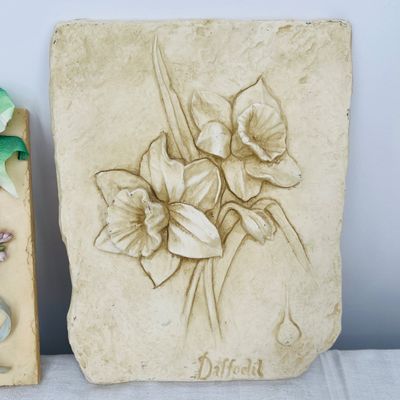 Lot 139 Floral Decor