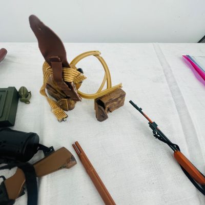 Lot 95 GI JOE Guns and accessories