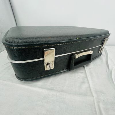Lot 52 Vintage small suit case