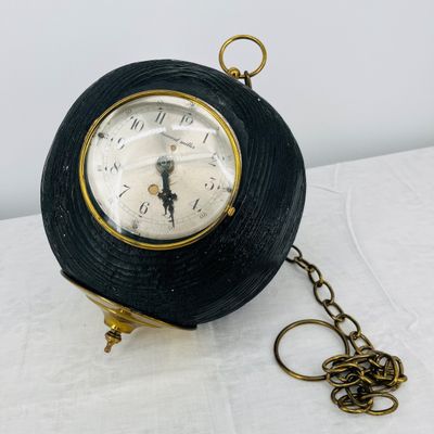 Lot 21 Vintage Howard Miller ball clock