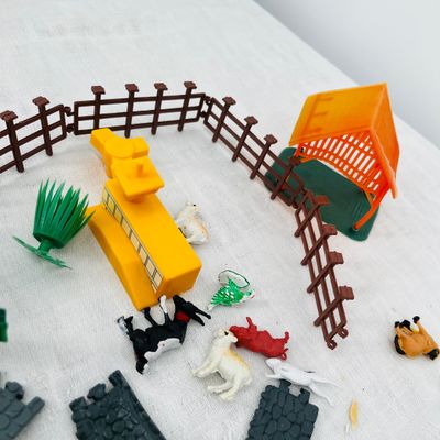 Lot 75 Plastic train set