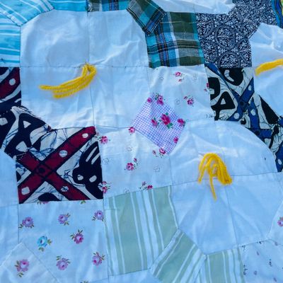 Lot 147 Drunkard's Path quilt