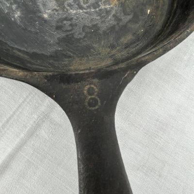 Lot 4 Wagner #8 Skillet