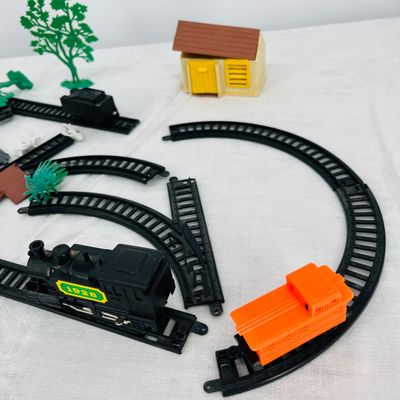 Lot 75 Plastic train set