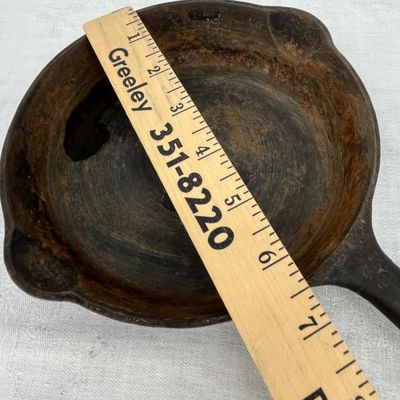 Lot 6 Griswold #3 Skillet