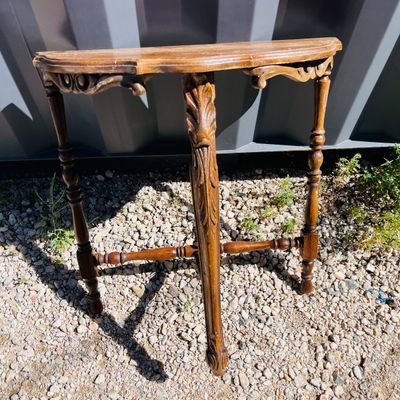 Lot 67 Vintage 1/2 table