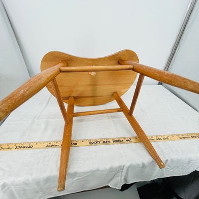 Lot 22 Maple Sewing chair