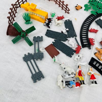 Lot 75 Plastic train set