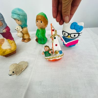 Lot 99 Nativity set