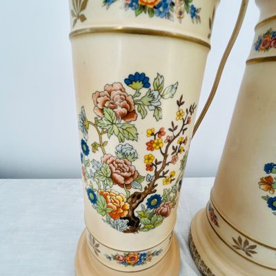 Lot 28 Matching vintage lamps