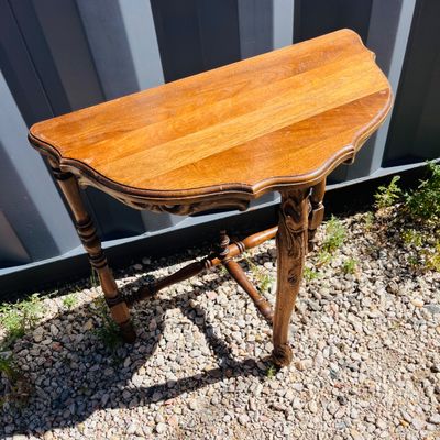 Lot 67 Vintage 1/2 table