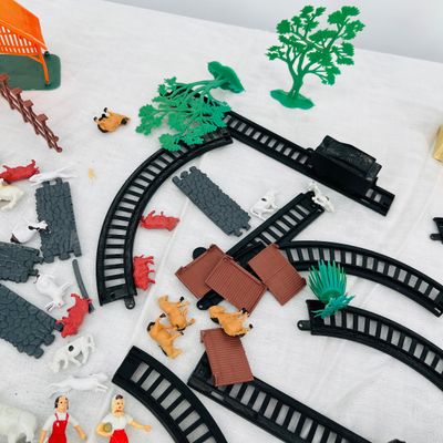 Lot 75 Plastic train set