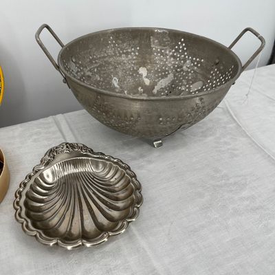 Lot 11 Kitchen tin ware