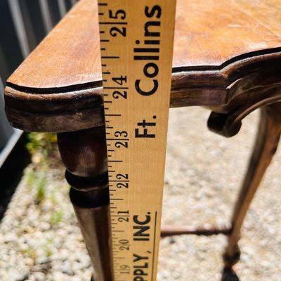 Lot 67 Vintage 1/2 table