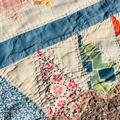 Lot 148 Vintage Dresden Plate Quilt