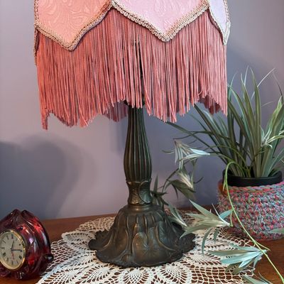 Vintage Victorian-Style Table Lamp with Pink Damask Fringed Shade