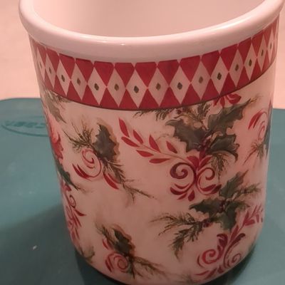 Pfaltzgraff Winterberry Mug