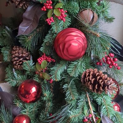 Artificial Christmas Wreath with Decorative Ornaments