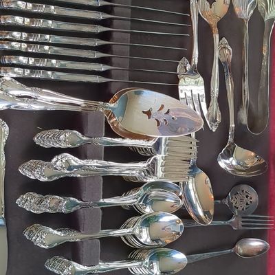 Oneida Community Silverplate "Silver Artistry" Pattern Flatware Service