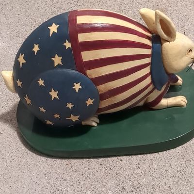 Jim Shore Heartwood Creek Patriotic Rabbit Figurine