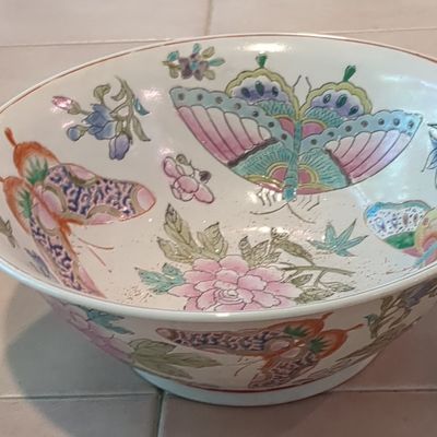 Chinese Famille Rose Butterfly and Floral Porcelain Bowl