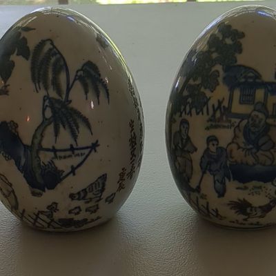 Pair of Vintage Bombay Company Chinese Export Style Porcelain Decorative Eggs