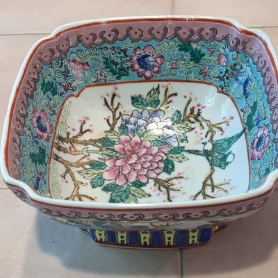 Chinese Famille Rose Porcelain Square Dish