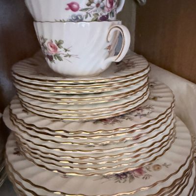 Royal Albert 'Old Country Roses' Fine Bone China Set