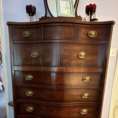 Federal Style Bow-Front Chest of Drawers with Mirror