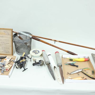 Sale Photo Thumbnail #393: Vintage Group of Assorted Salt and Freshwater Fishing Articles