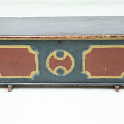 Sale Photo Thumbnail #128: Antique 18th C. Mohawk Valley Shoe Foot Hex Blanket Chest