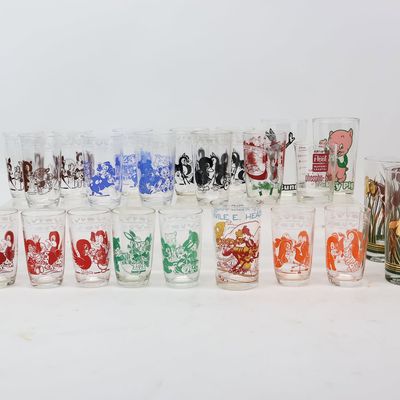 Sale Photo Thumbnail #248: Sixteen Vintage Kraft Swanky Swig Juice Glasses