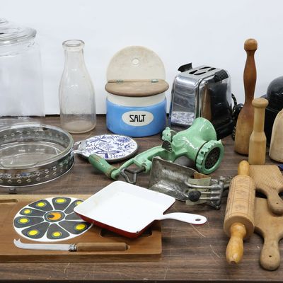 Sale Photo Thumbnail #238: Large Group of Assorted Kitchen Articles