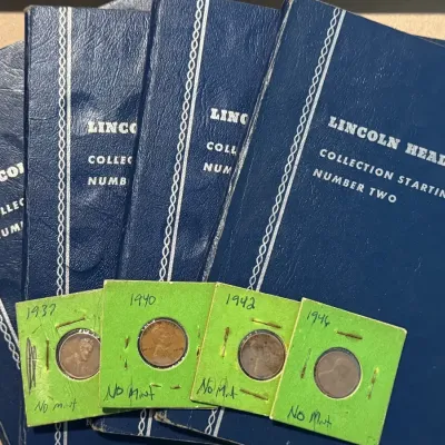 Vintage Lincoln Wheat Cent Collection, 1919-1944, Partial Coin Albums with Additional Loose Cents