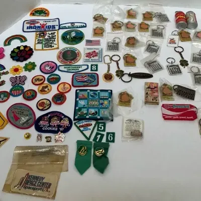 Vintage Pins And Keychains 