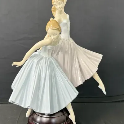 Vintage Lladró #5035 “Alegre Ballet” Two Ballerinas Porcelain Figurine w/ Original Box