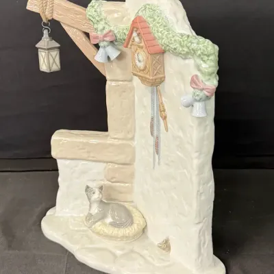 Lladró “It’s Almost Time!” #6895 Santa’s Magical Workshop Porcelain Figurine w/ Box