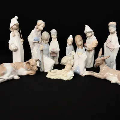 Vintage Lladró 11-Piece Porcelain Nativity Set – Holy Family, Three Kings, Shepherds & Animals