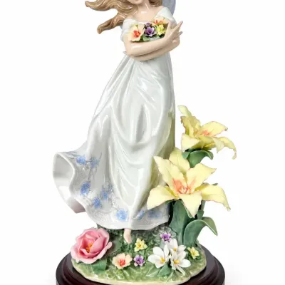 Lladro Mystical Garden Fairy Porcelain Figurine #6686 with Original Box