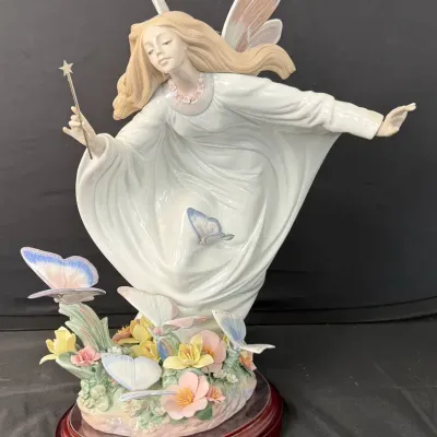 Lladro Limited Edition “Fairy of the Butterflies” #01001850 Porcelain Figurine – No. 681/1500