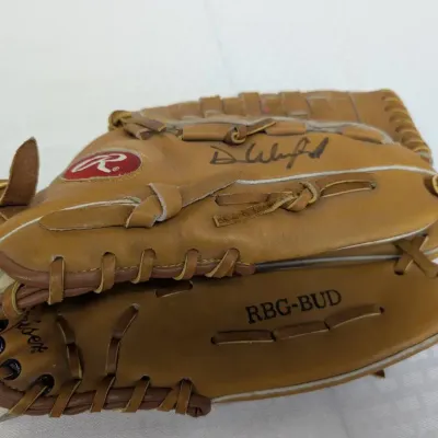 Dave Winfield Signed Baseball Glove