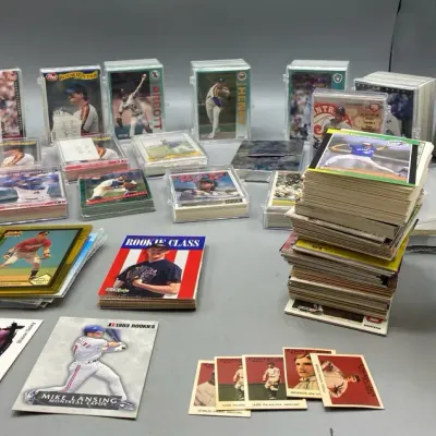 Mixed Group of Baseball Cards