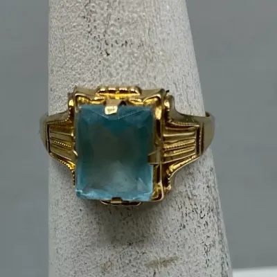 10K Gemstone Ring…SZ 4.5
