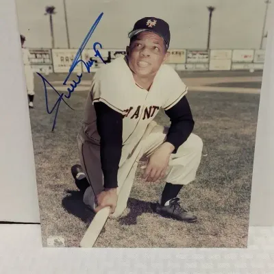 Signed Willie Mays 8x10 Photo