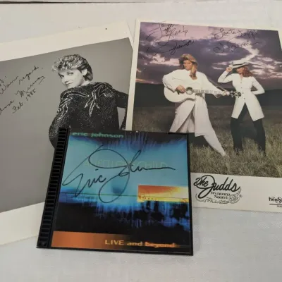 3 Signed Music Mem...The Judds, Anne Murray