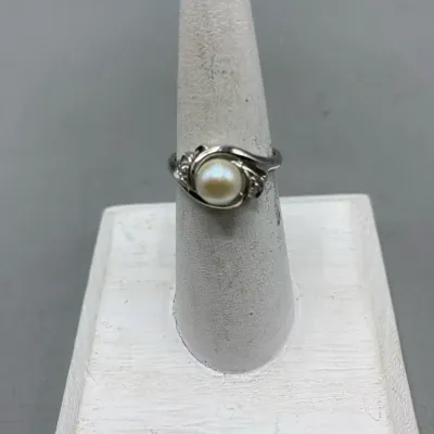 14K Swirl Ring…SZ 6.5