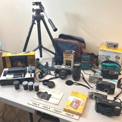 Huge Camera Lot - Minolta SRT, Kodak, Canon+++ 