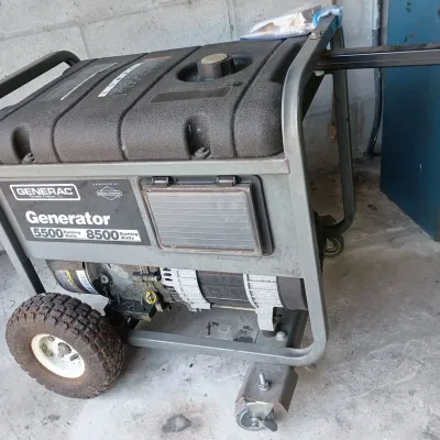 Generac Generator 5500 Watts - Works But Has Gas Leak, Replacement Part Incl.