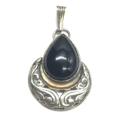 Navajo style black onyx pendant