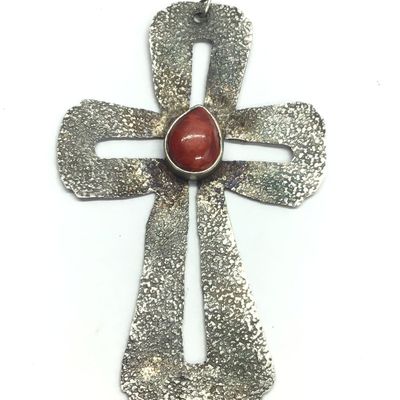 Tawney Cruz Navajo spiny oyster pendant
